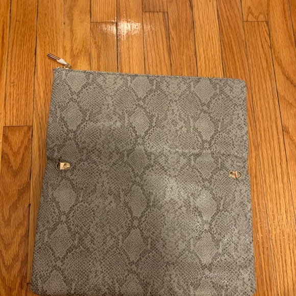 Clutch - Picture 4 of 9